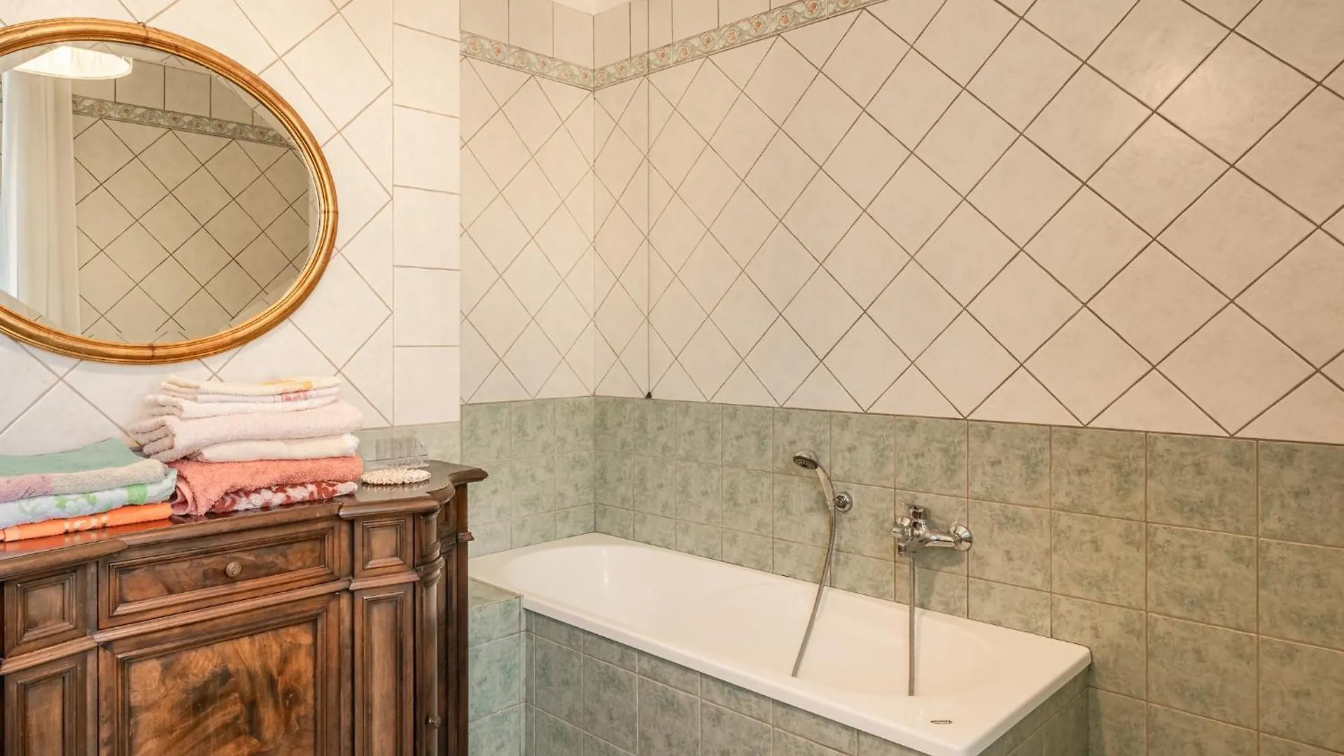 Holiday home Villetta Grazia Cascina Italy